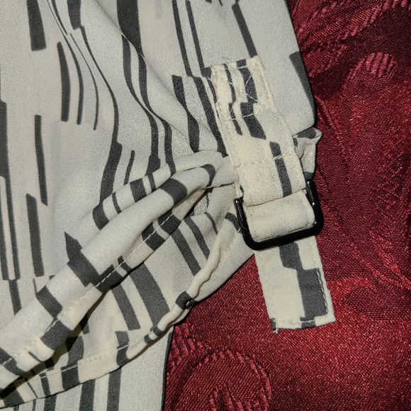 Apt 9 zipper back blouse - Picture 5 of 8